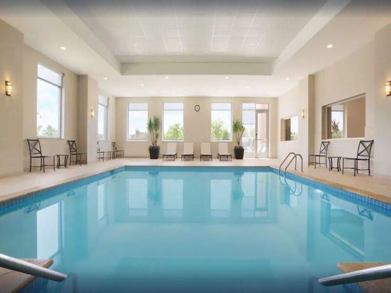 Hotel Embassy Downtown/medical Center 4*