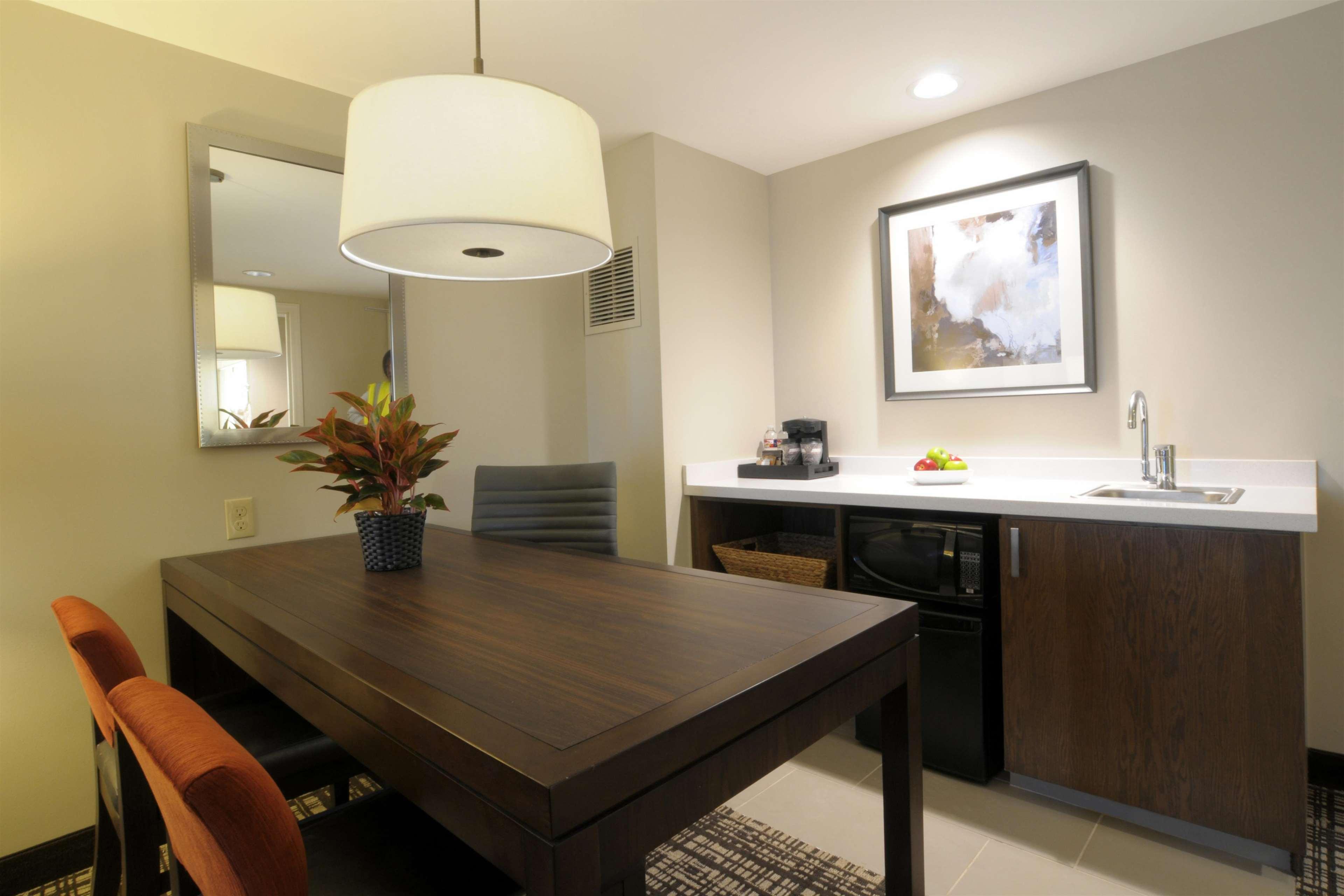 Embassy Downtown/medical Center 4*