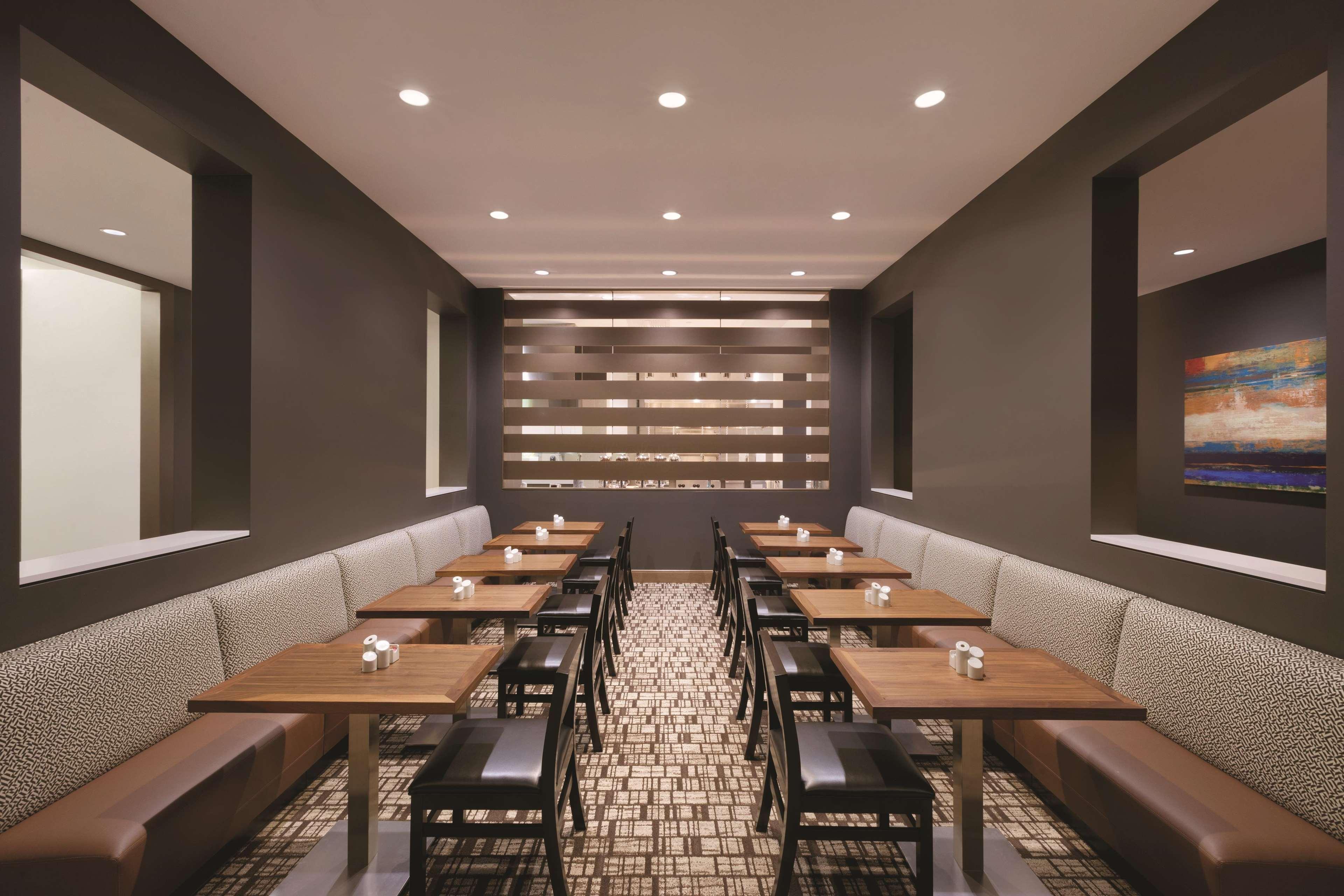 Embassy Downtown/medical Center Hotel 4*