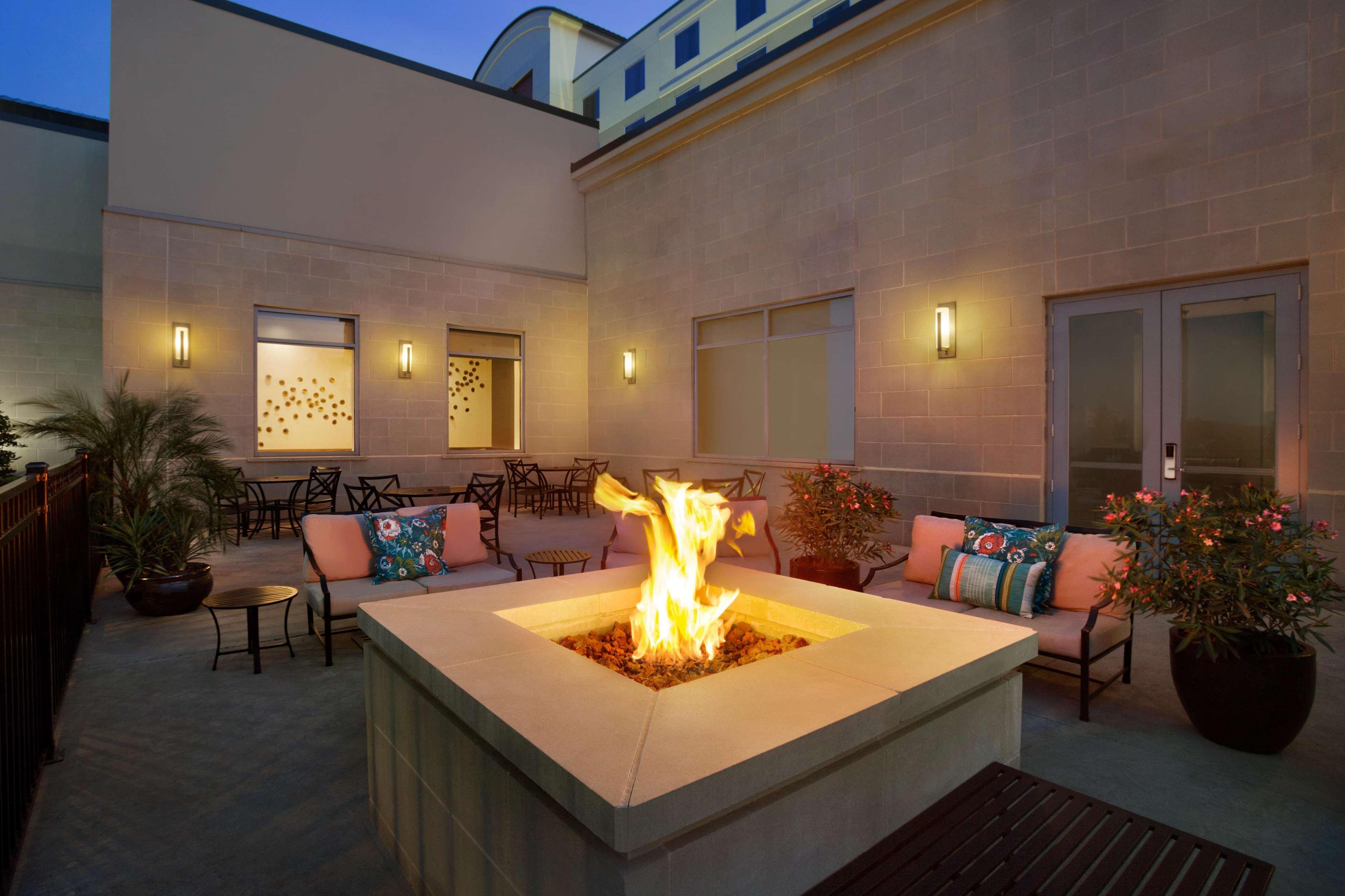 Embassy Downtown/medical Center Hotel