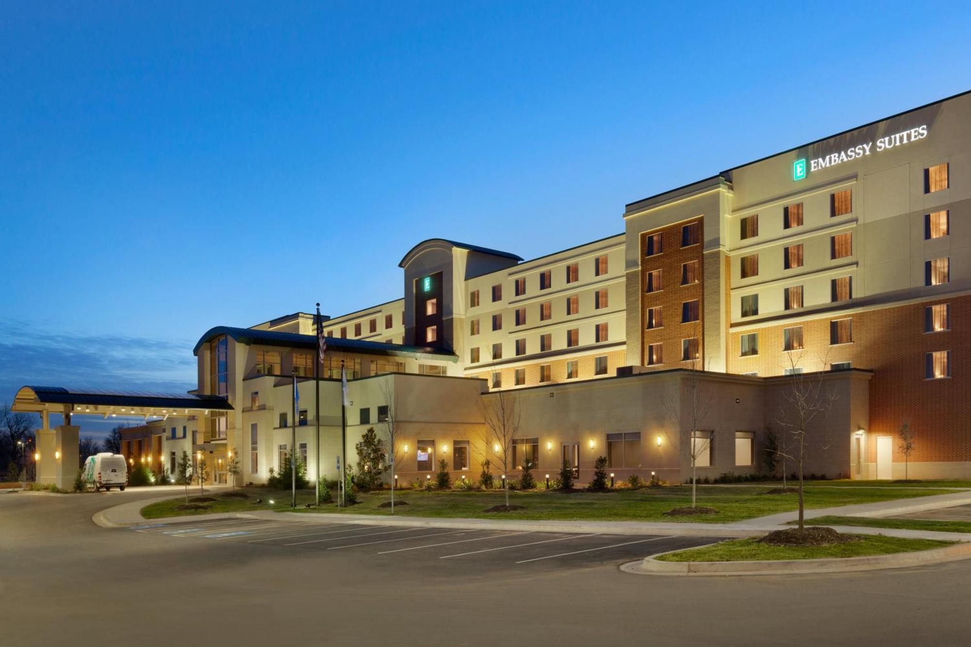 Embassy Downtown/medical Center Hotel 4*