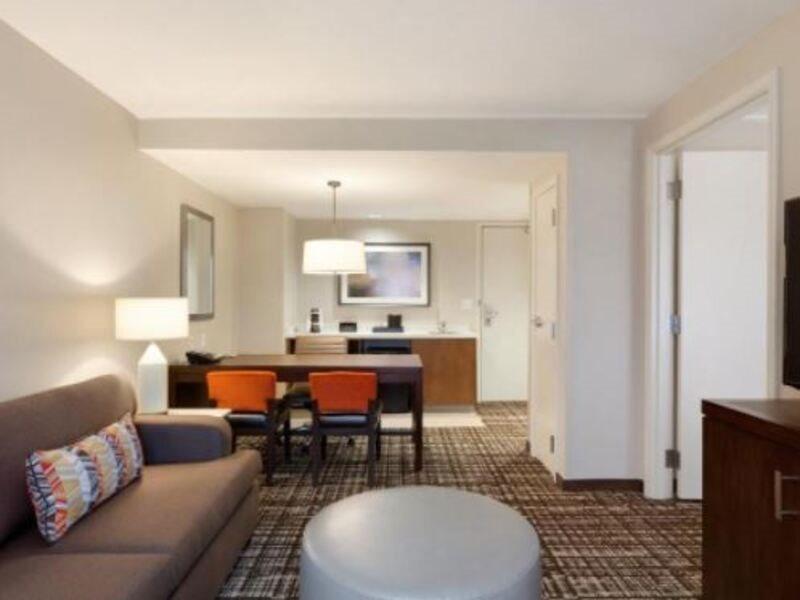 Hotel Embassy Downtown/medical Center