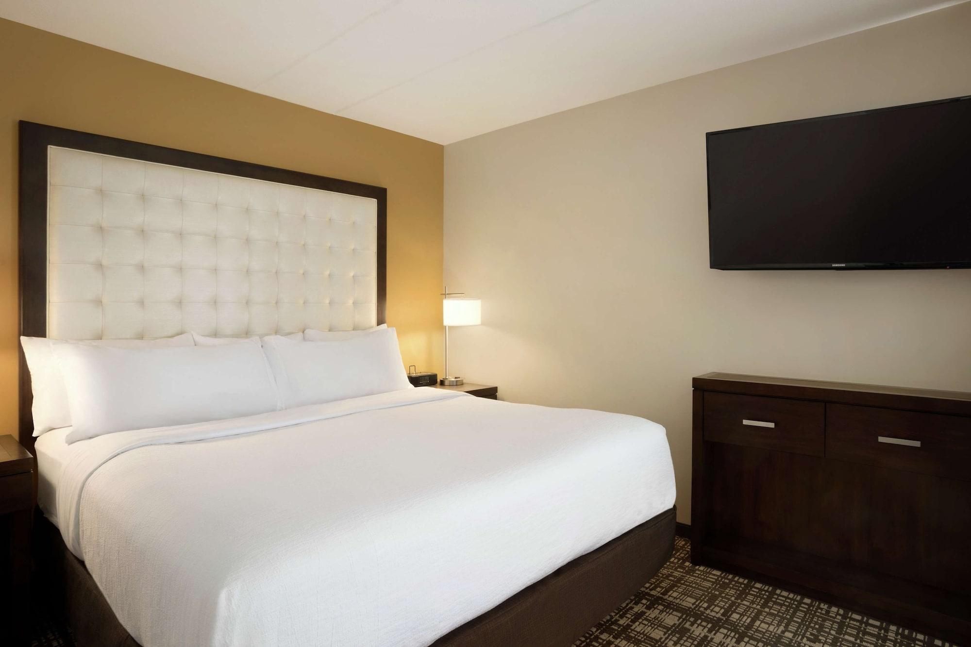 Embassy Downtown/medical Center 4*