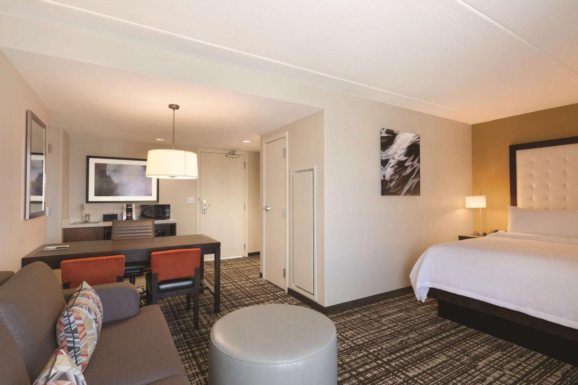 Embassy Downtown/medical Center 4*